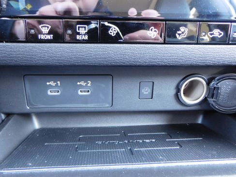 New 2025 Mitsubishi Outlander SE image 24