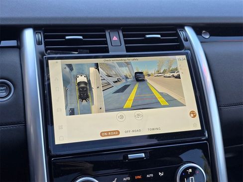 New 2025 Land Rover Discovery S image 13