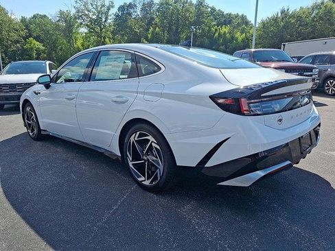 New 2025 Hyundai Sonata SEL image 3