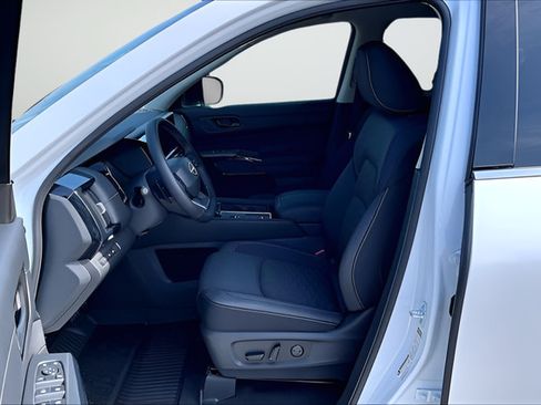 New 2026 Nissan Pathfinder SV FWD image 10