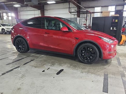 Used 2021 Tesla Model Y Long Range image 5