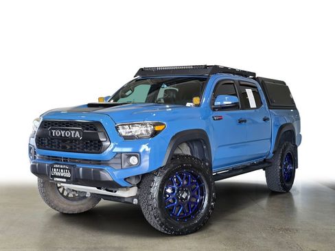 Used 2018 Toyota Tacoma TRD Pro image 1