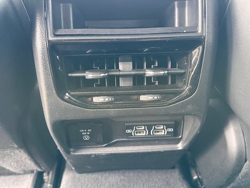 Used 2024 Jeep Grand Cherokee Altitude RWD image 39