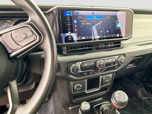 Used 2024 Jeep Gladiator Sport image 27