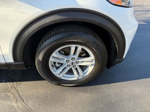 Used 2022 Ford Explorer XLT w/ Equipment Group 202A image 28