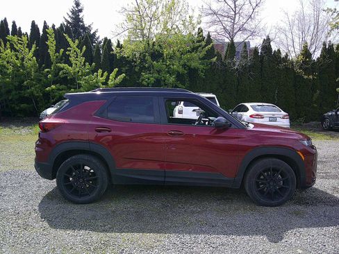 Used 2022 Chevrolet TrailBlazer RS w/ Sun and Liftgate Package FWD image 6