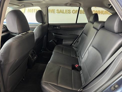 Used 2018 Subaru Outback 3.6R Limited AWD/4WD image 25