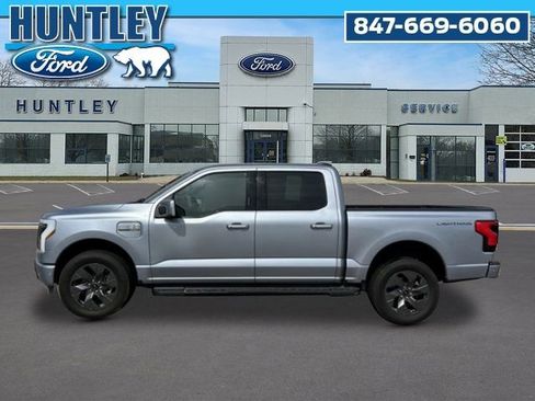 Used 2022 Ford F150 Lightning Lariat image 7