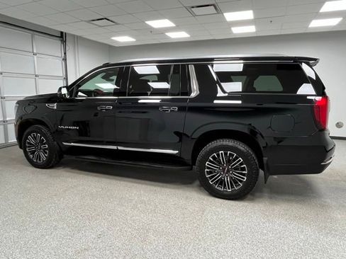 Used 2025 GMC Yukon XL Elevation w/ Elevation Premium Package AWD/4WD image 6