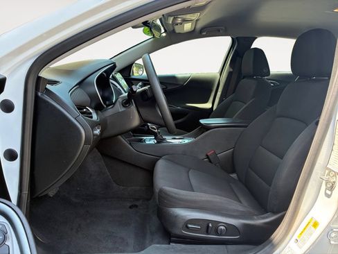Used 2024 Chevrolet Malibu LT FWD image 9