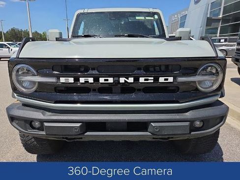 Certified 2024 Ford Bronco Outer Banks w/ Sasquatch Package image 3