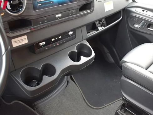 Used 2019 Mercedes-Benz Sprinter 170 image 27