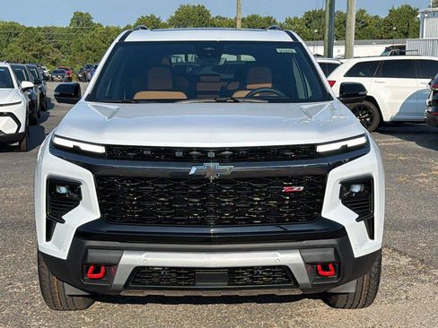 New 2027 Chevrolet Traverse Z71 w/ Enhanced Driving Package AWD/4WD image 2