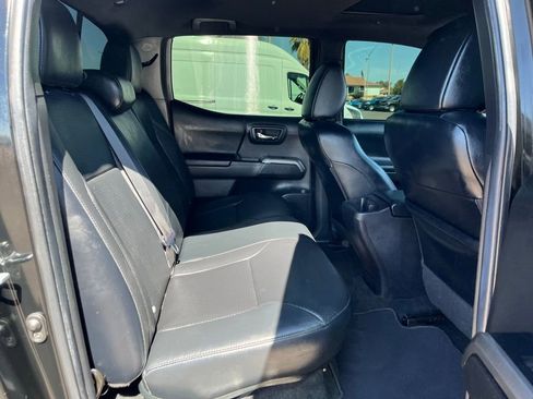 Used 2022 Toyota Tacoma Limited image 16