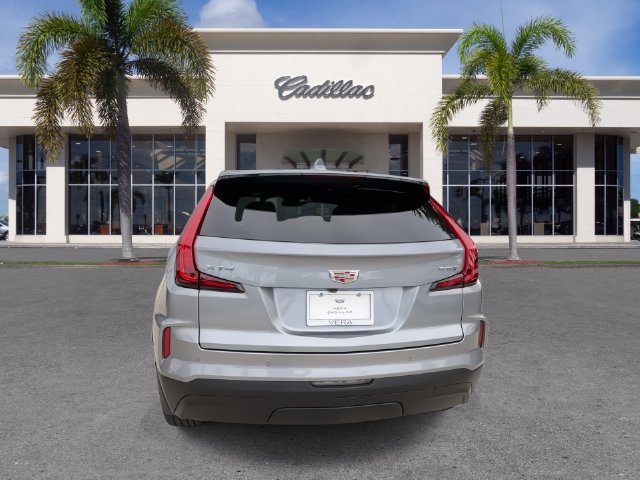 Used 2024 Cadillac XT4 Luxury w/ Cold Weather Package FWD image 12