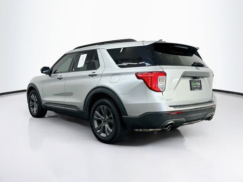 Used 2021 Ford Explorer XLT w/ Equipment Group 202A AWD/4WD image 5