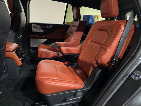 New 2025 Lincoln Aviator Reserve w/ Equipment Group 201A AWD/4WD image 38