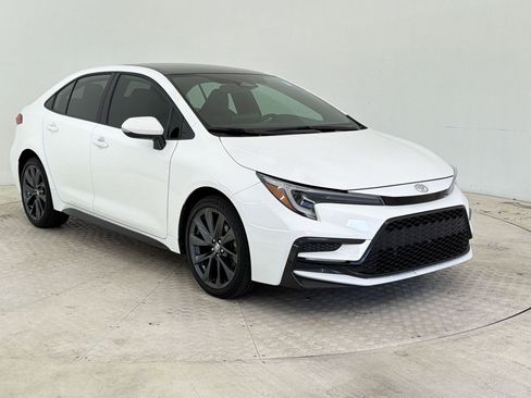 Used 2025 Toyota Corolla SE FWD image 7