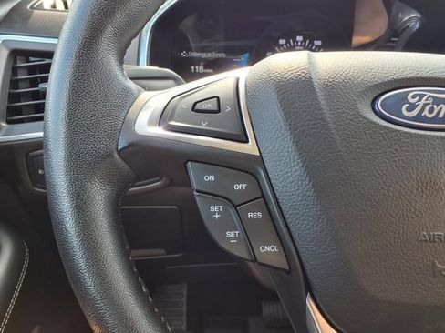 Used 2021 Ford Edge Titanium FWD image 15