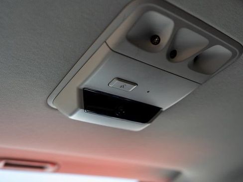 Used 2024 Kia Carnival SX Prestige FWD image 17
