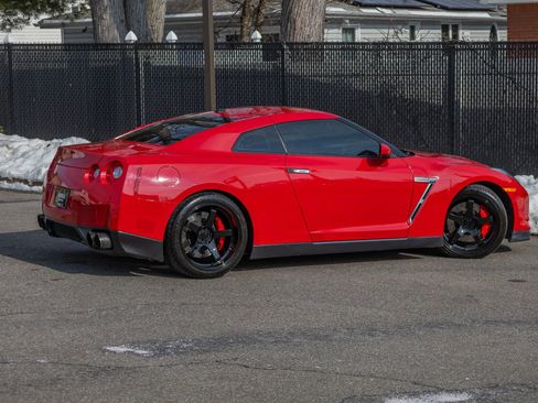 Used 2010 Nissan GT-R Premium image 27