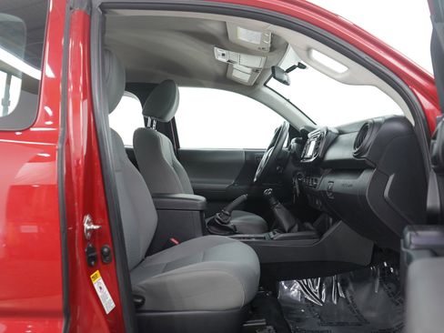 Used 2017 Toyota Tacoma SR w/ SR Convenience Package image 11
