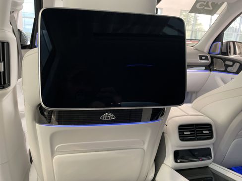 Certified 2025 Mercedes-Benz Maybach GLS 600 4MATIC image 40