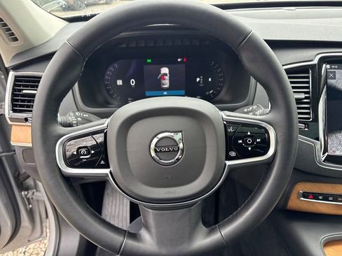 Used 2024 Volvo XC90 B5 Plus AWD/4WD image 18