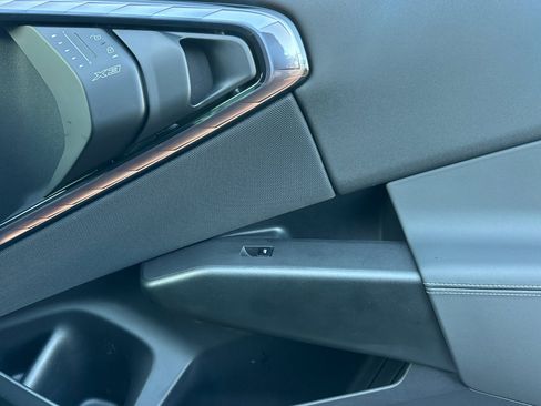 Used 2025 BMW X3 xDrive30i w/ Premium Package image 22