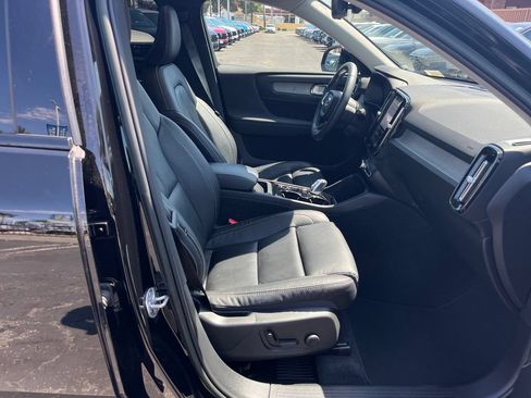 Used 2023 Volvo XC40 B5 Plus w/ Driver Assist Package AWD/4WD image 45