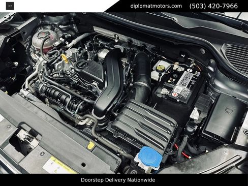 Used 2022 Volkswagen Taos SE w/ Panoramic Sunroof Package FWD image 50