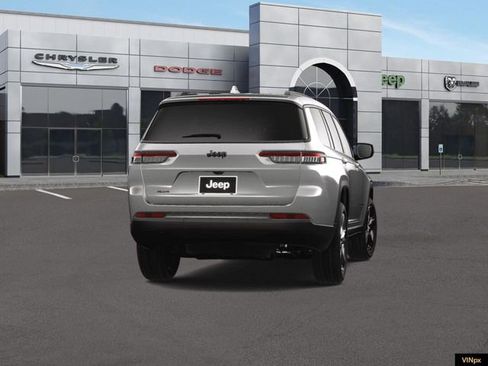 Used 2024 Jeep Grand Cherokee L Altitude AWD/4WD image 14