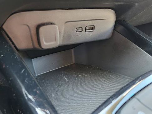 Used 2025 Chevrolet Trax LT FWD image 28