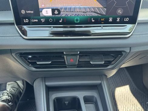 Used 2026 Volkswagen Tiguan SE AWD/4WD image 20