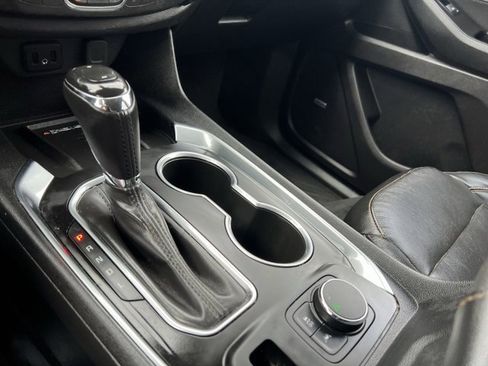 Used 2019 Chevrolet Traverse Premier w/ Driver Confidence II Package image 16