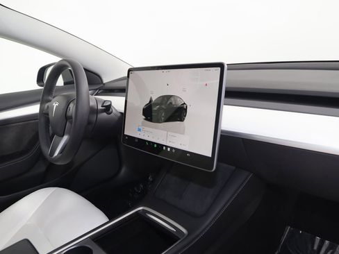 Used 2022 Tesla Model 3 Long Range image 40