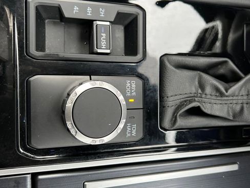 Used 2023 Toyota Tundra Platinum image 27