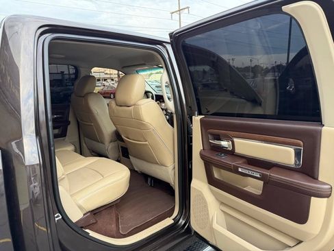 Used 2016 RAM 1500 Laramie w/ Convenience Group AWD/4WD image 8