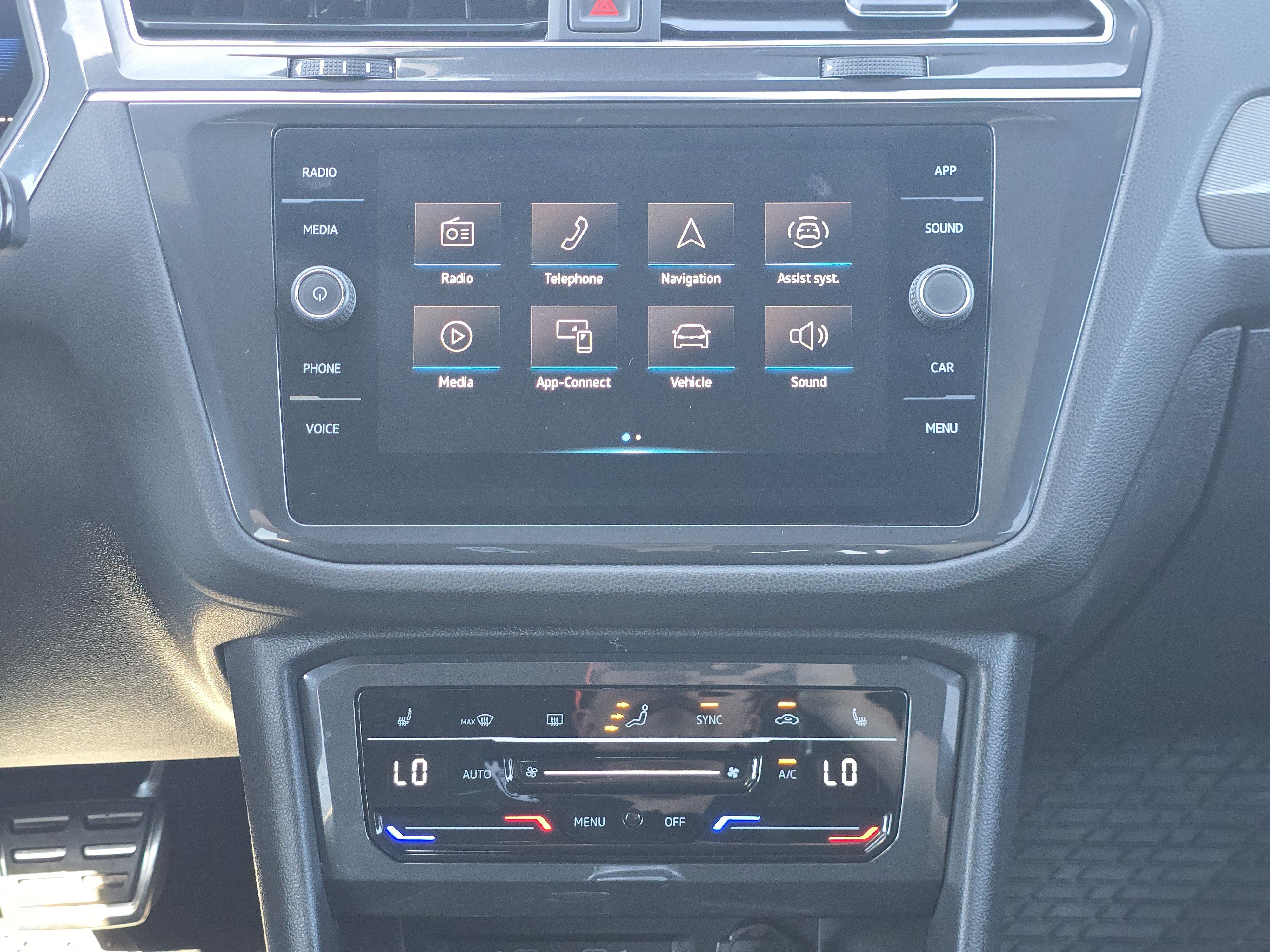 Certified 2022 Volkswagen Tiguan SE R-Line AWD/4WD image 25