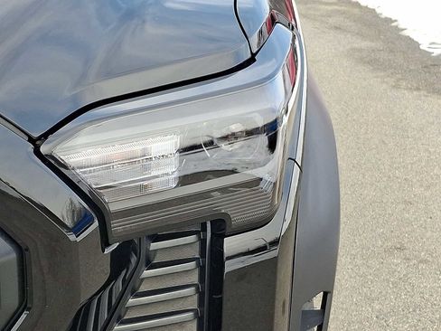 Certified 2025 Toyota Tacoma TRD Off-Road image 12