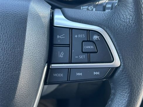 Used 2023 Toyota Sienna XLE image 46