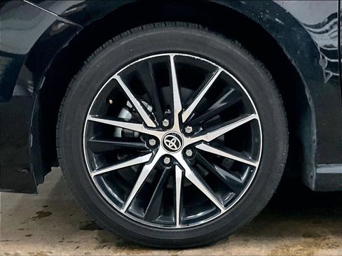 Used 2023 Toyota Camry SE image 11