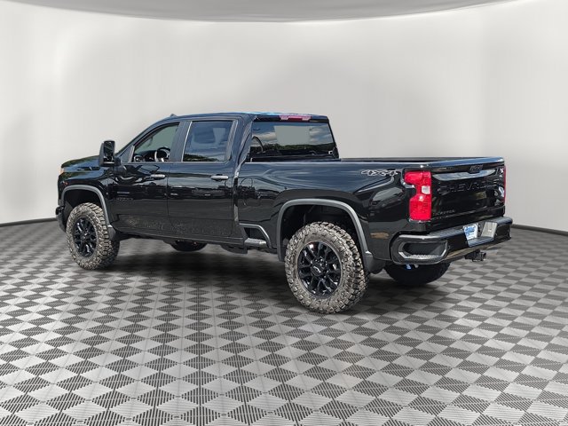 Used 2025 Chevrolet Silverado 2500 Custom w/ Custom Value Package AWD/4WD image 4