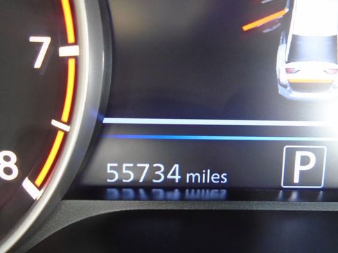 Used 2024 Nissan Altima 2.5 SV FWD image 16