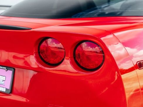 Used 2005 Chevrolet Corvette Coupe w/ Preferred Equipment Group RWD image 46