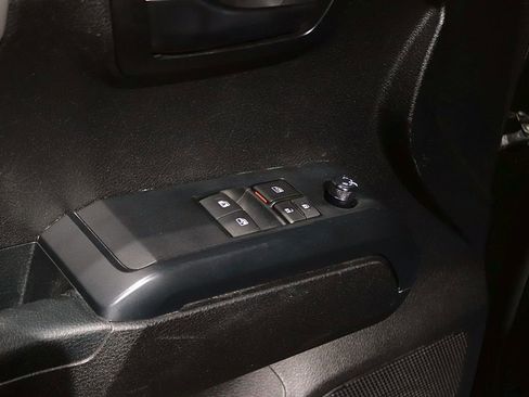Used 2022 Toyota Tacoma SR RWD image 11