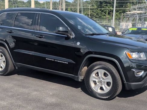 Used 2015 Jeep Grand Cherokee Laredo w/ Quick Order Package 23E AWD/4WD image 2