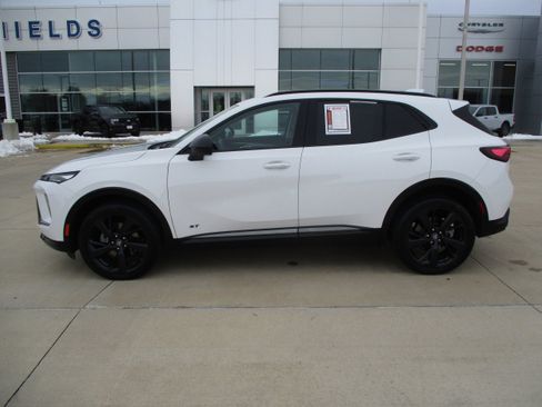 Used 2025 Buick Envision Sport Touring AWD/4WD image 3