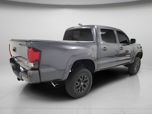 Used 2021 Toyota Tacoma SR5 w/ Technology Package AWD/4WD image 6