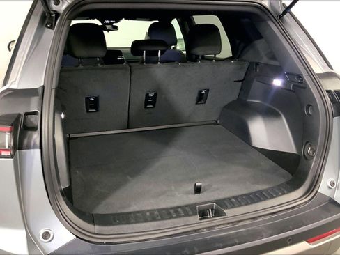 Used 2026 Chevrolet Equinox LT FWD image 4